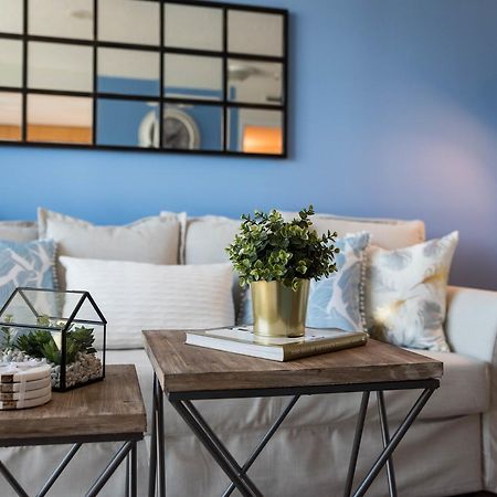Cityscape Condo In Fort York Торонто Екстериор снимка