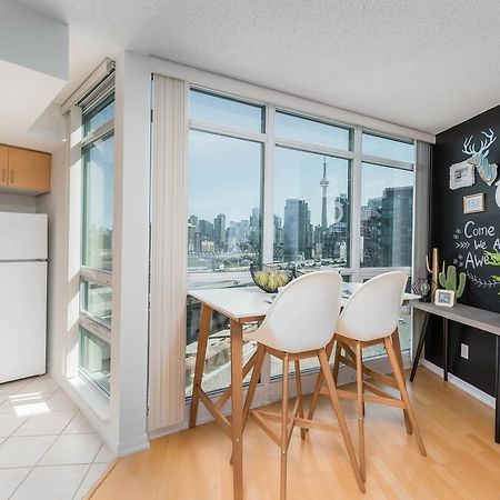 Cityscape Condo In Fort York Торонто Екстериор снимка