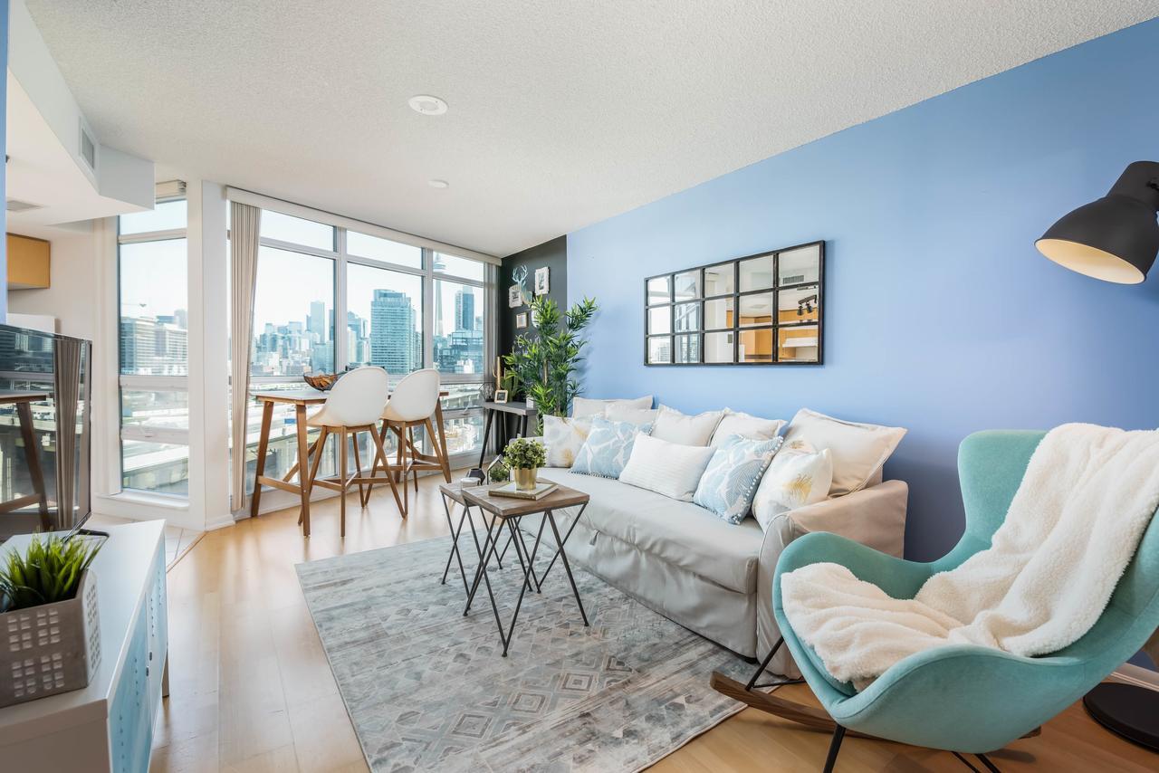 Cityscape Condo In Fort York Торонто Екстериор снимка