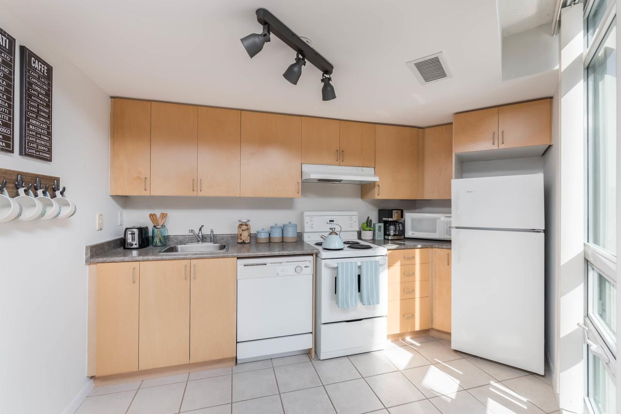 Cityscape Condo In Fort York Торонто Екстериор снимка