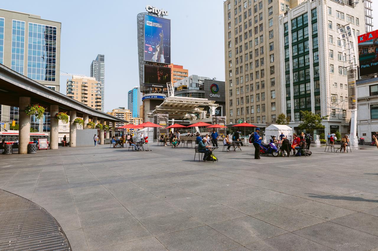 Cityscape Condo In Fort York Торонто Екстериор снимка