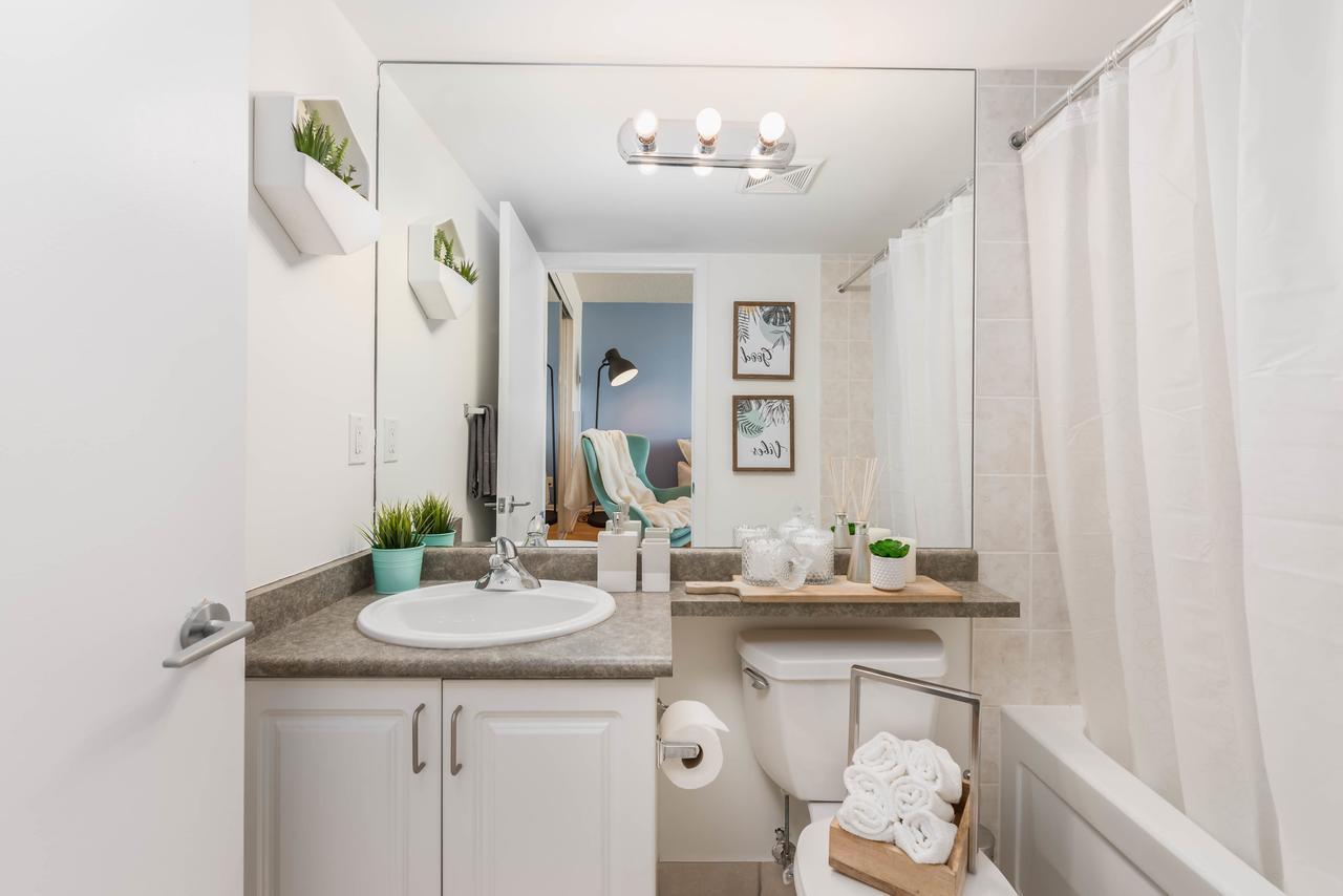 Cityscape Condo In Fort York Торонто Екстериор снимка