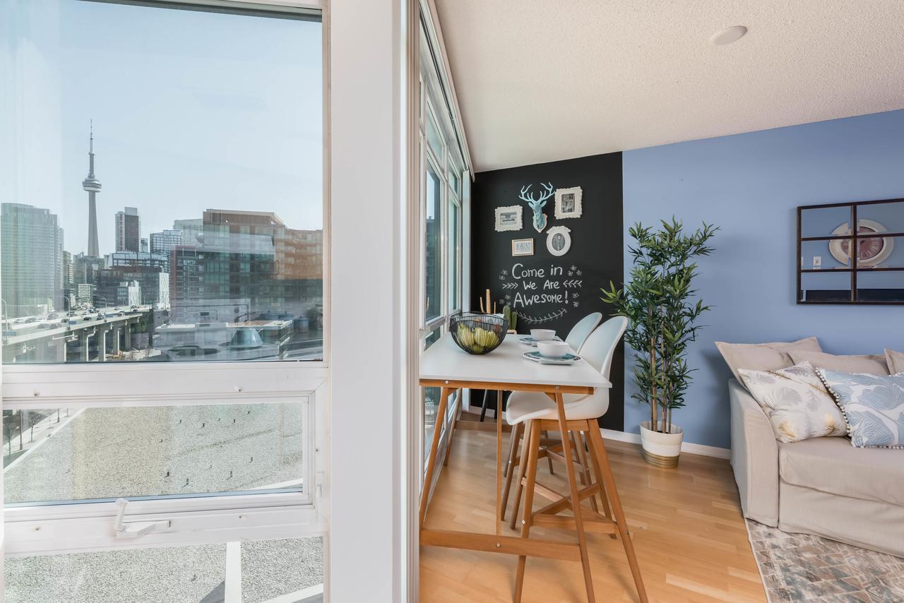 Cityscape Condo In Fort York Торонто Екстериор снимка