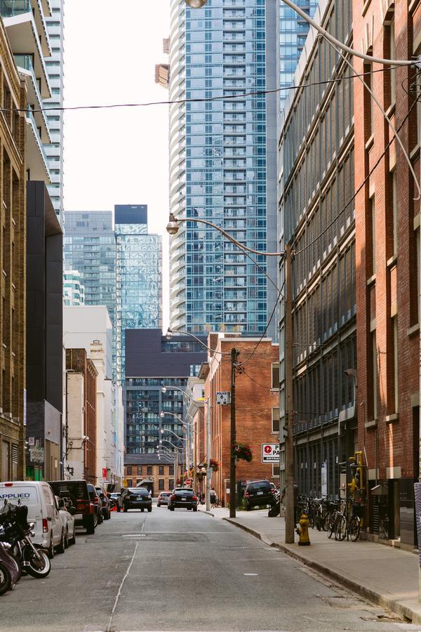 Cityscape Condo In Fort York Торонто Екстериор снимка
